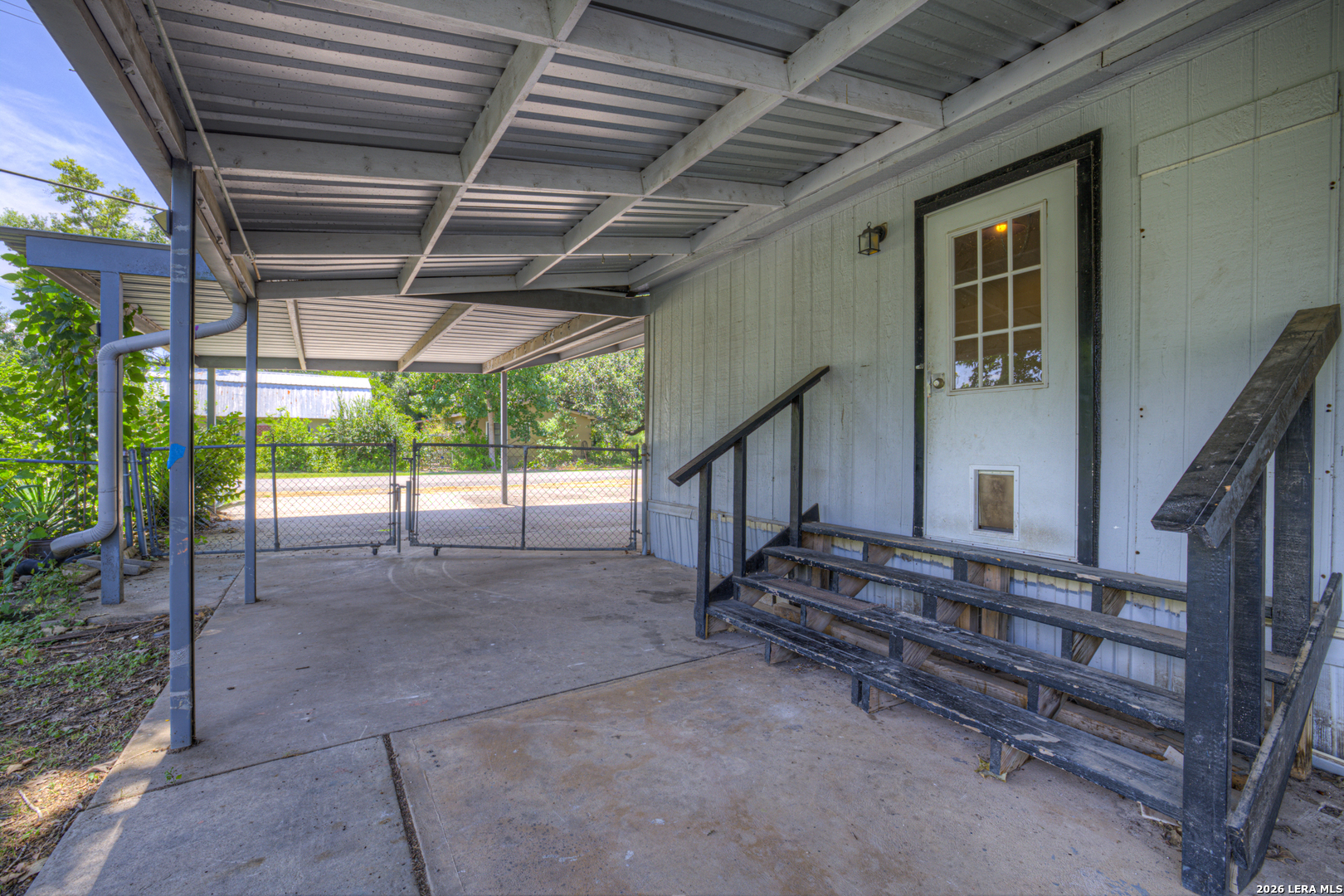 main property photo 30