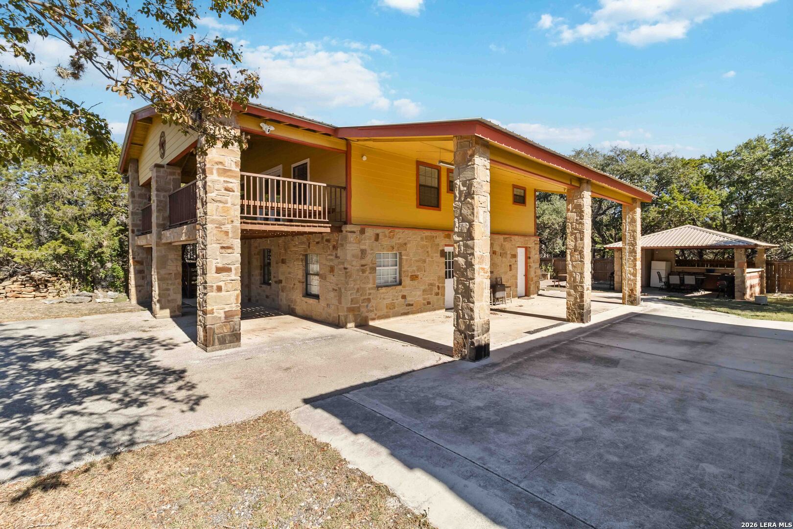 main property photo 4