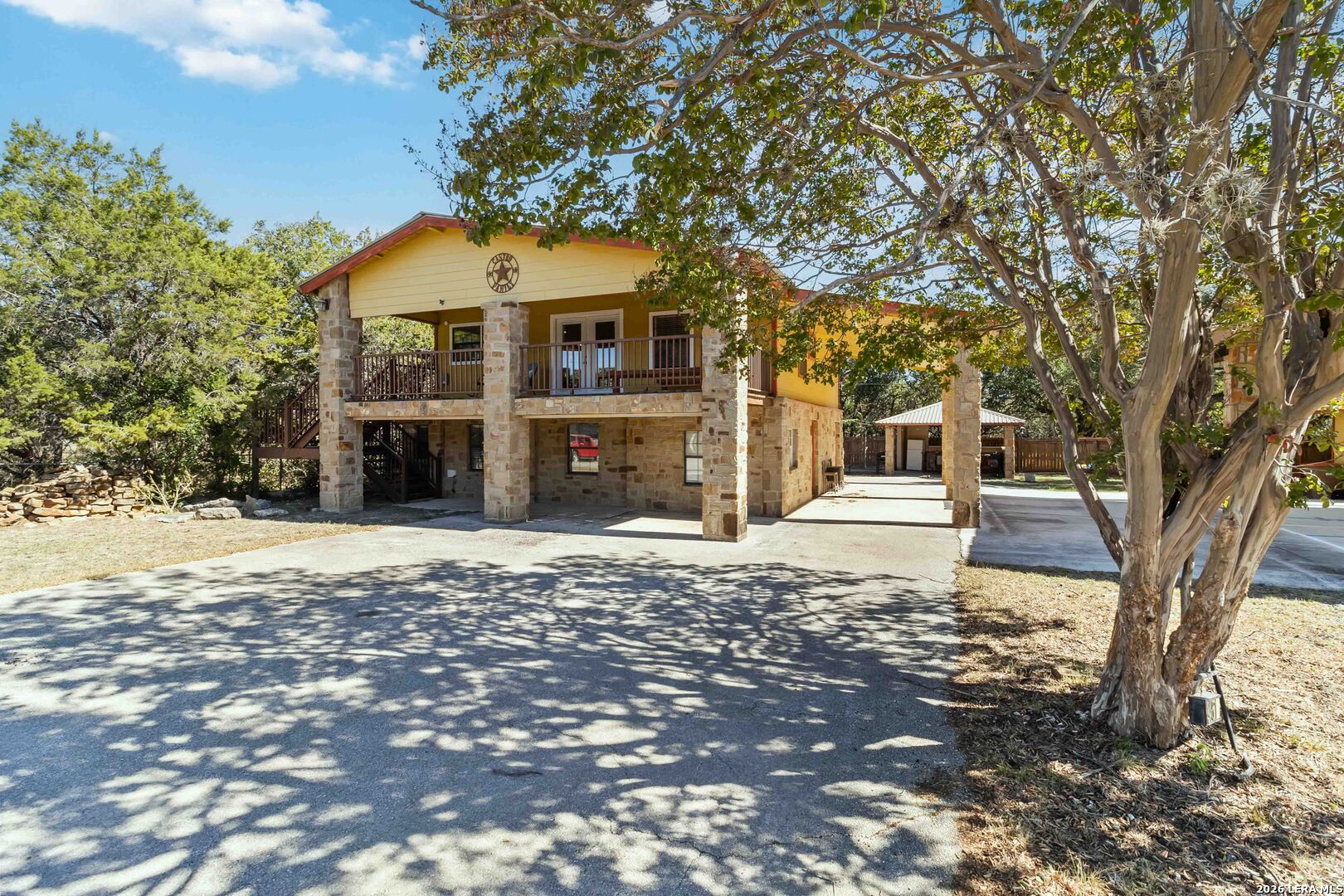 main property photo 8