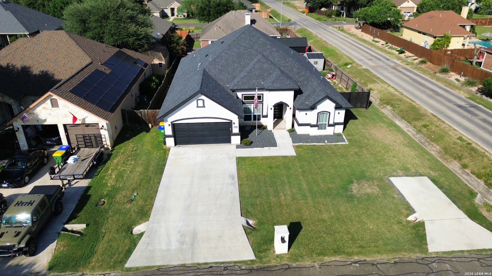 main property photo 32