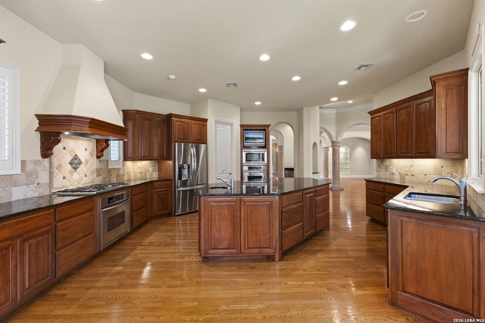 main property photo 17