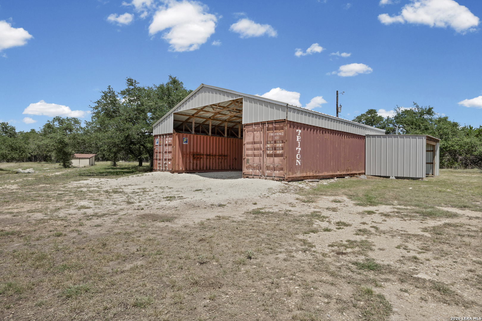 main property photo 39