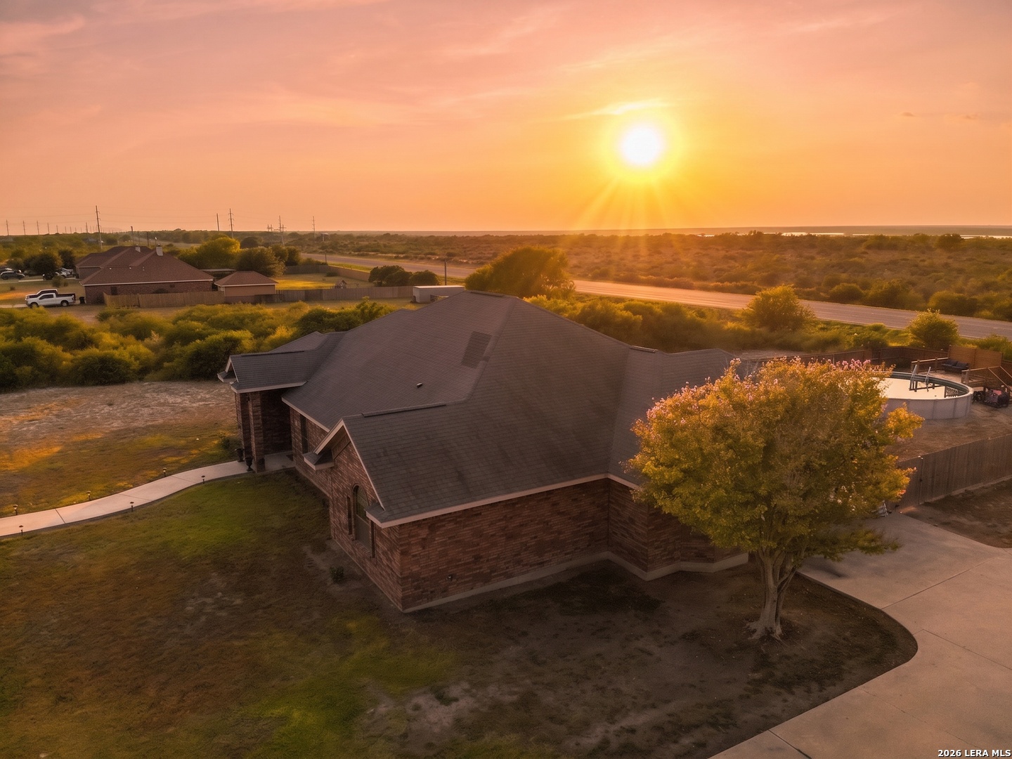 main property photo 37