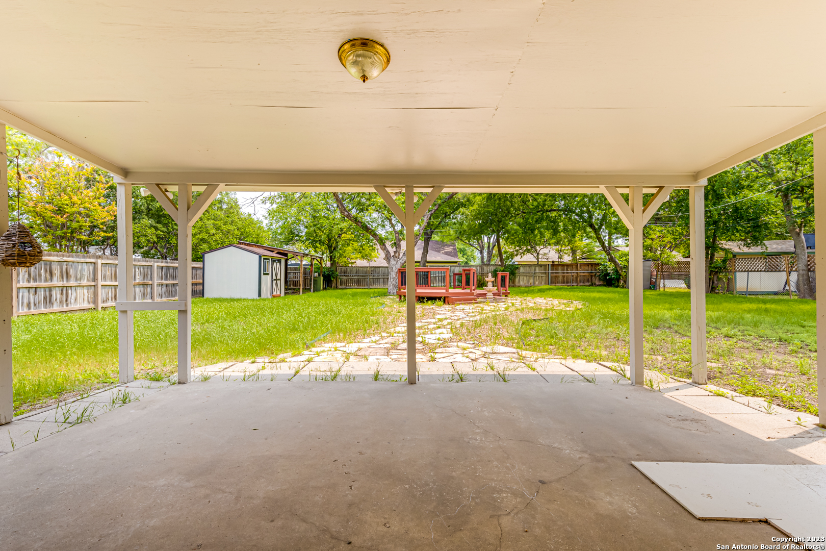 main property photo 28
