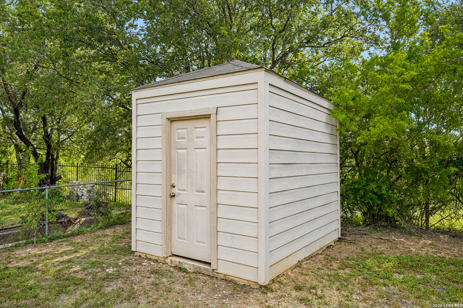 main property photo 32