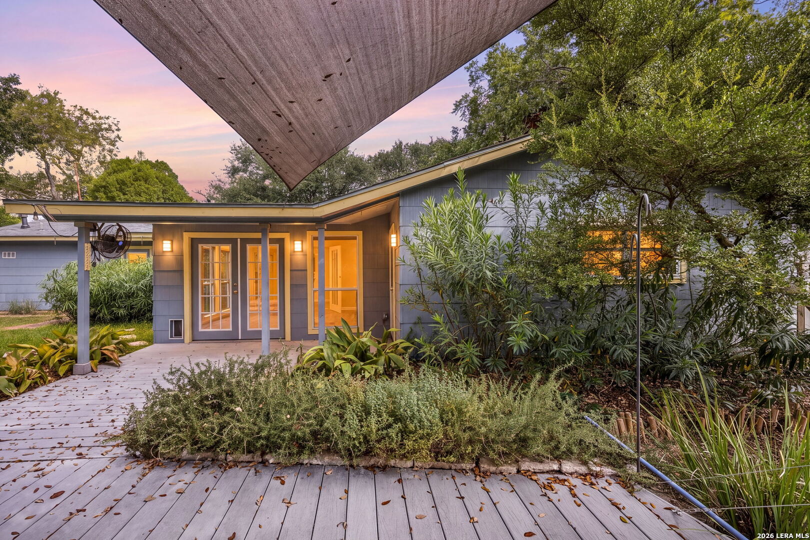 main property photo 28