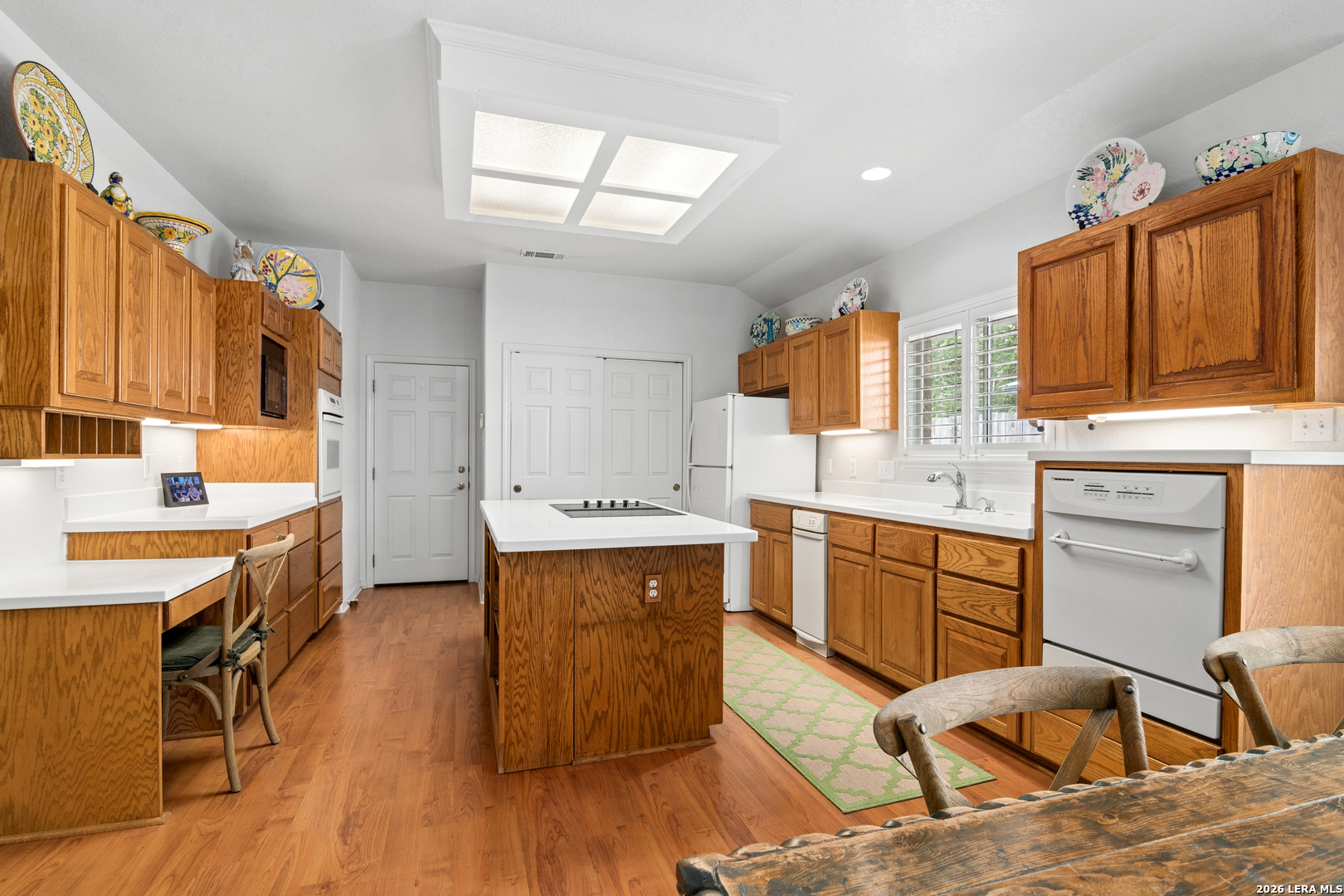 main property photo 8