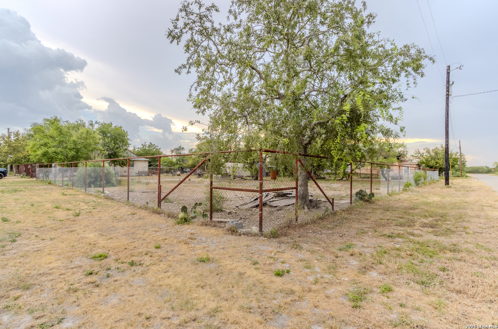 main property photo 14