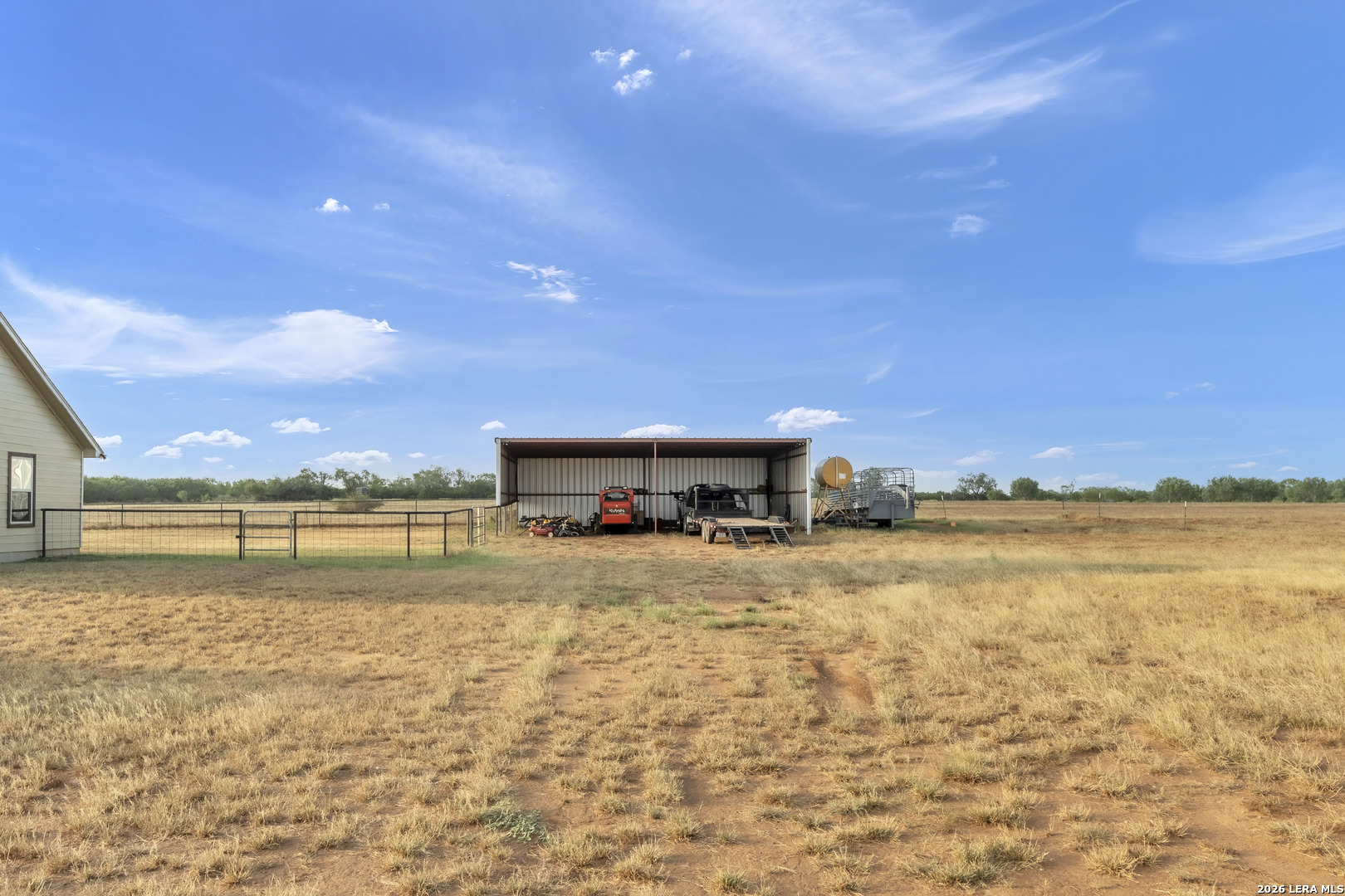 main property photo 30