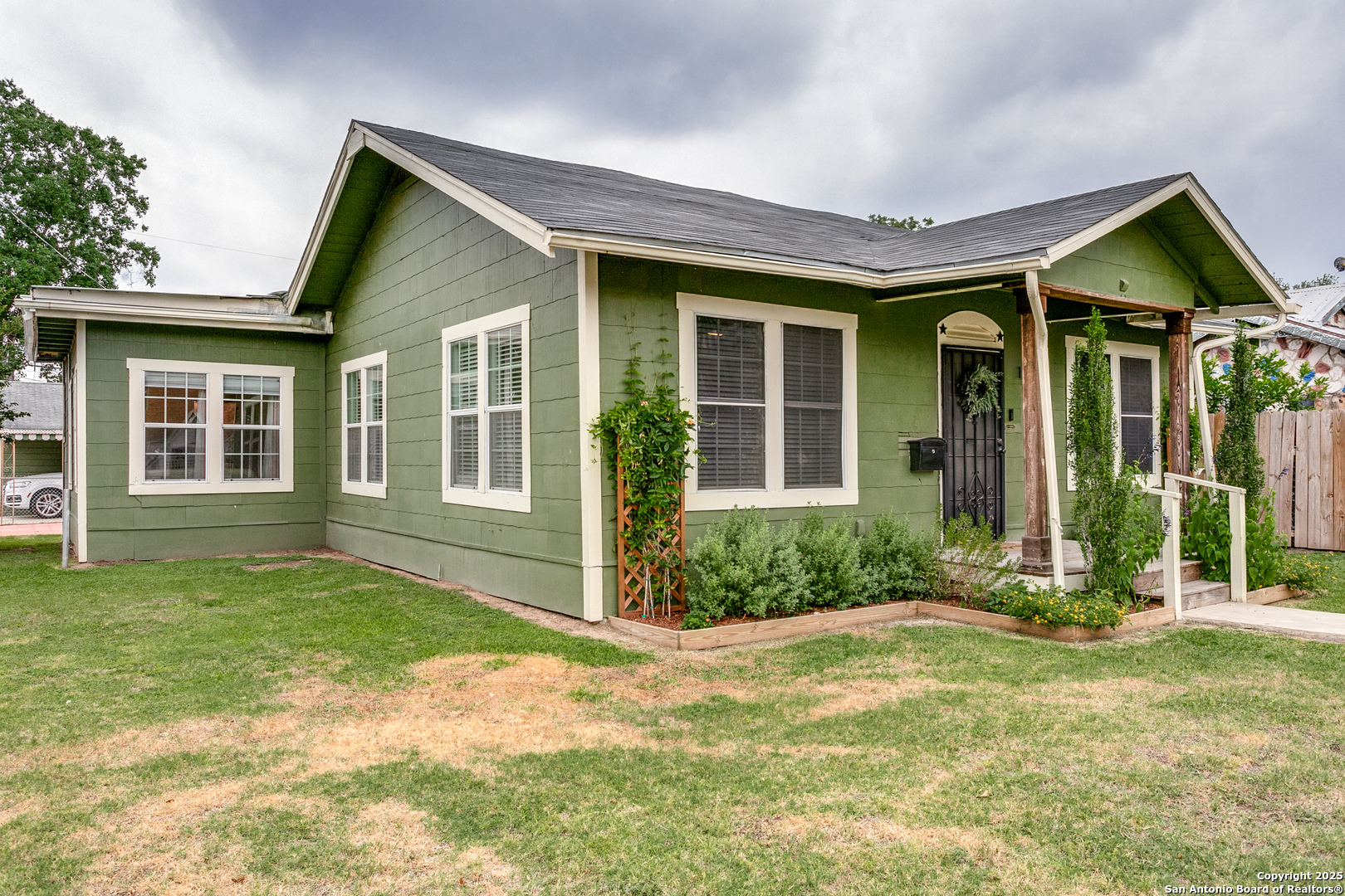 main property photo 2