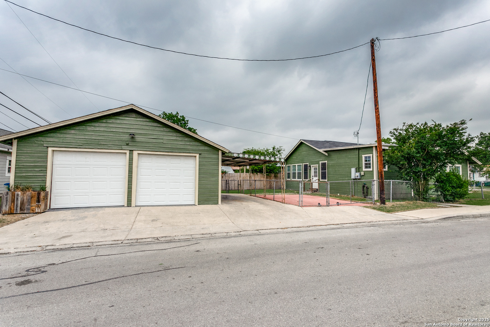 main property photo 24