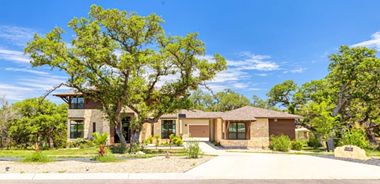 image of property with 6 Bed | 4 Bath | 5,202 Sqft