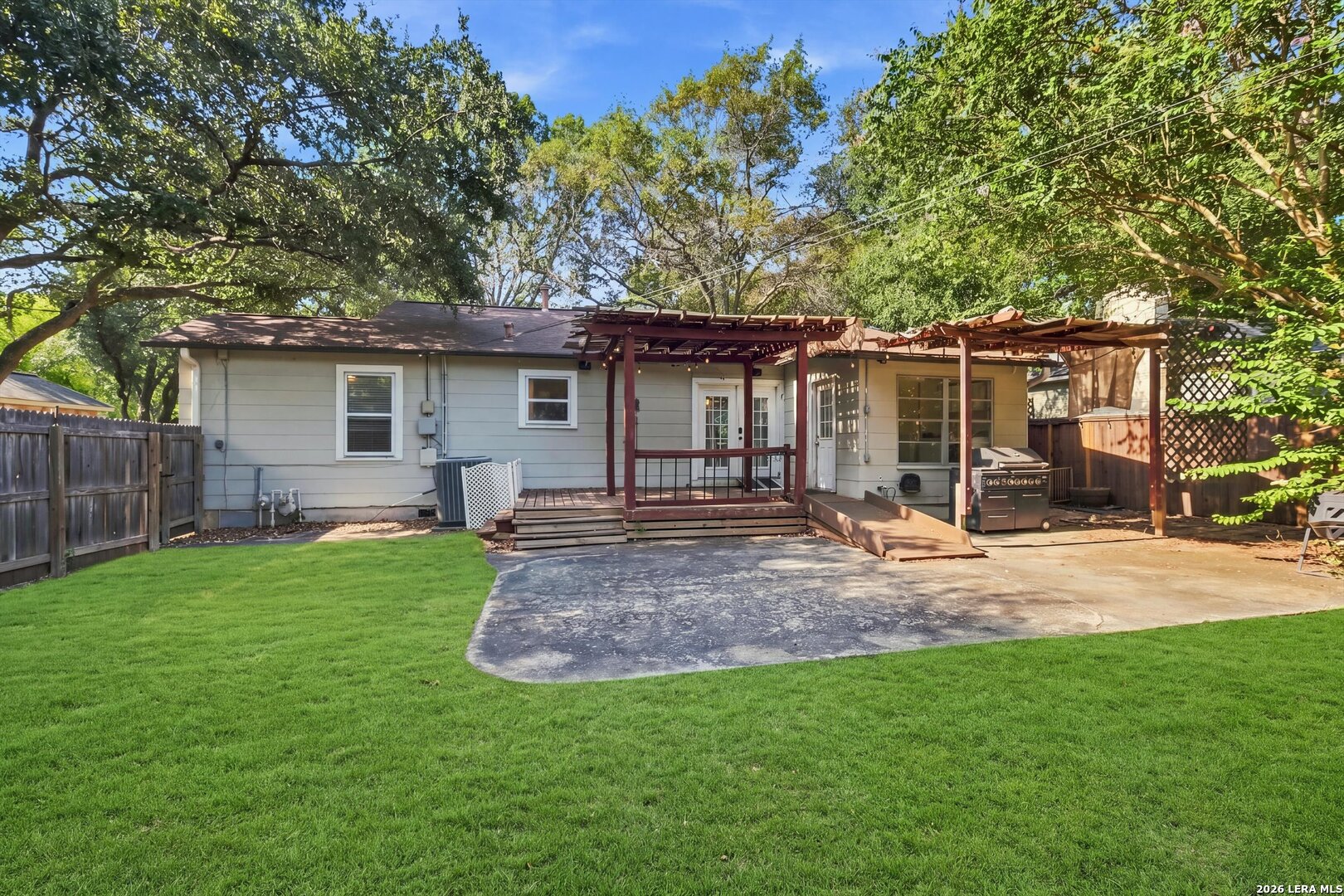 main property photo 23