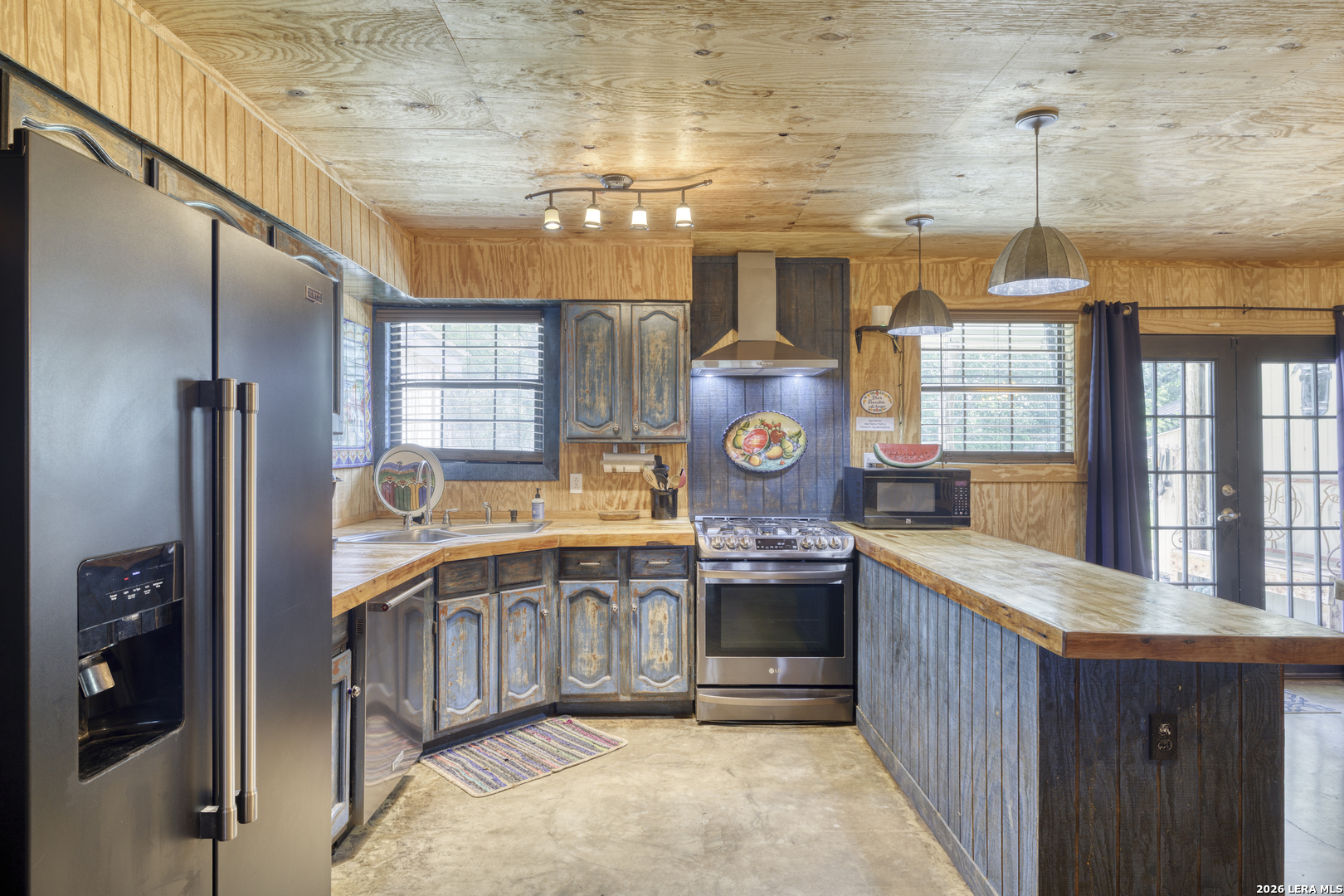main property photo 16