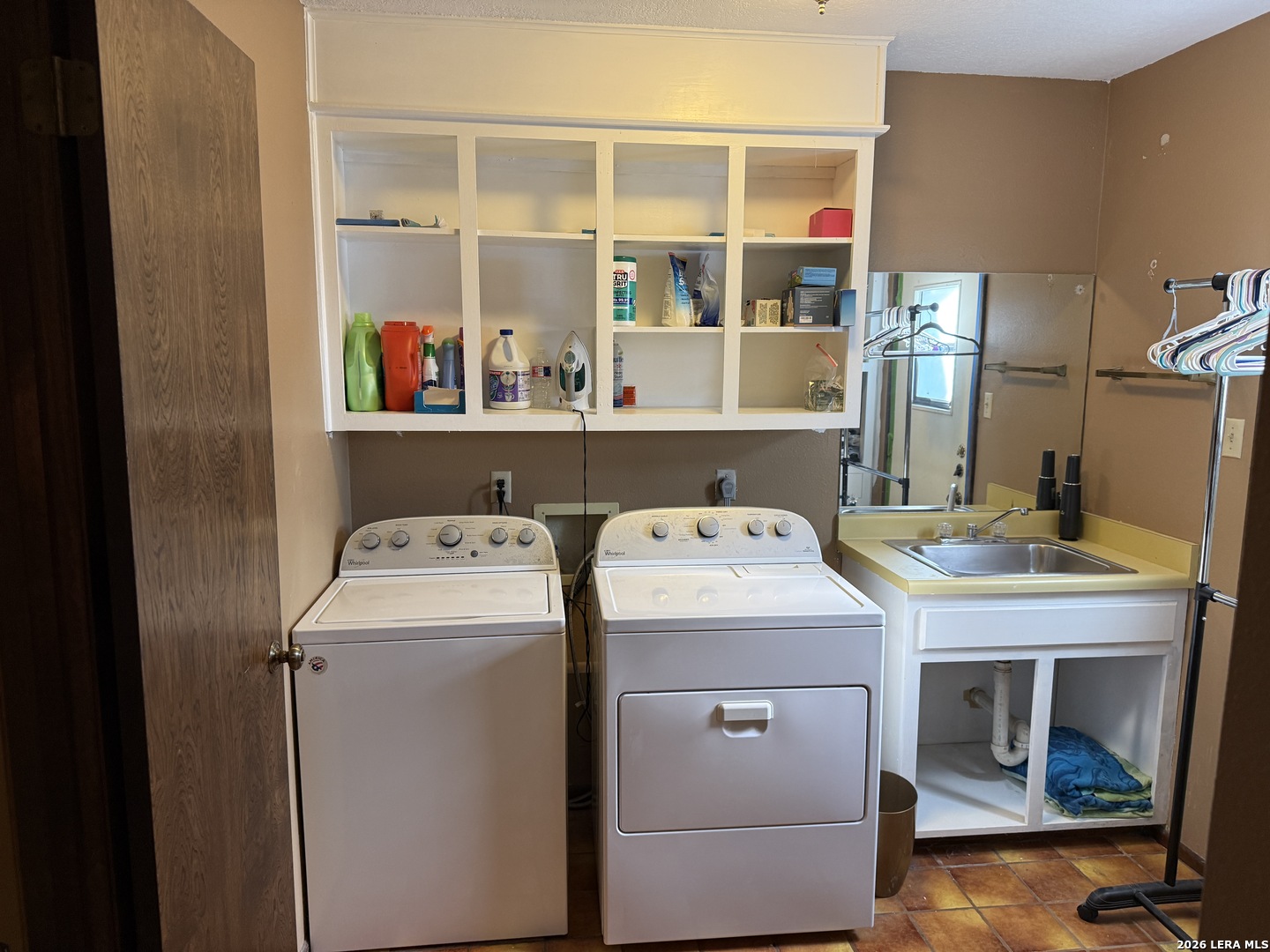 main property photo 17