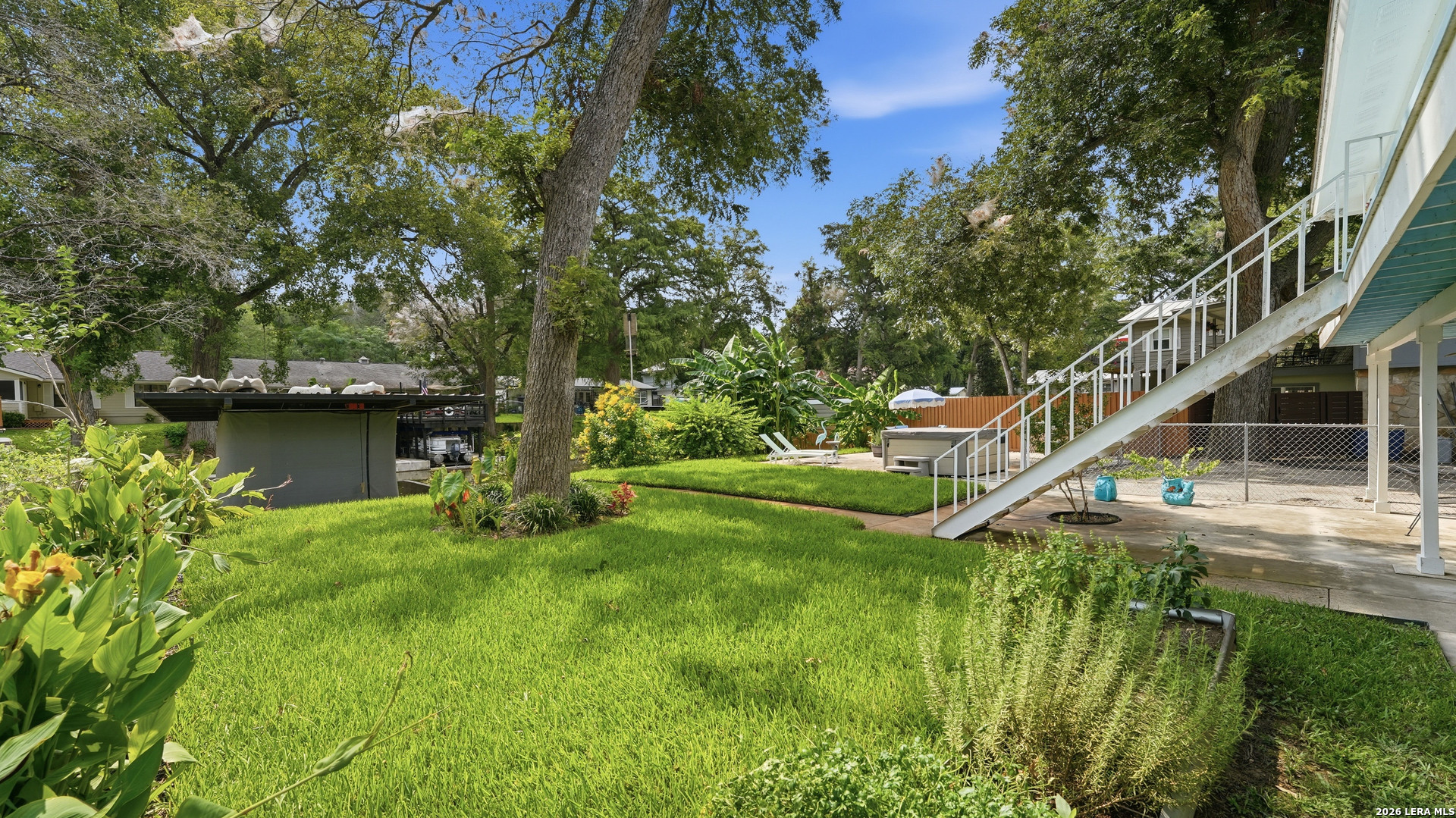 main property photo 33