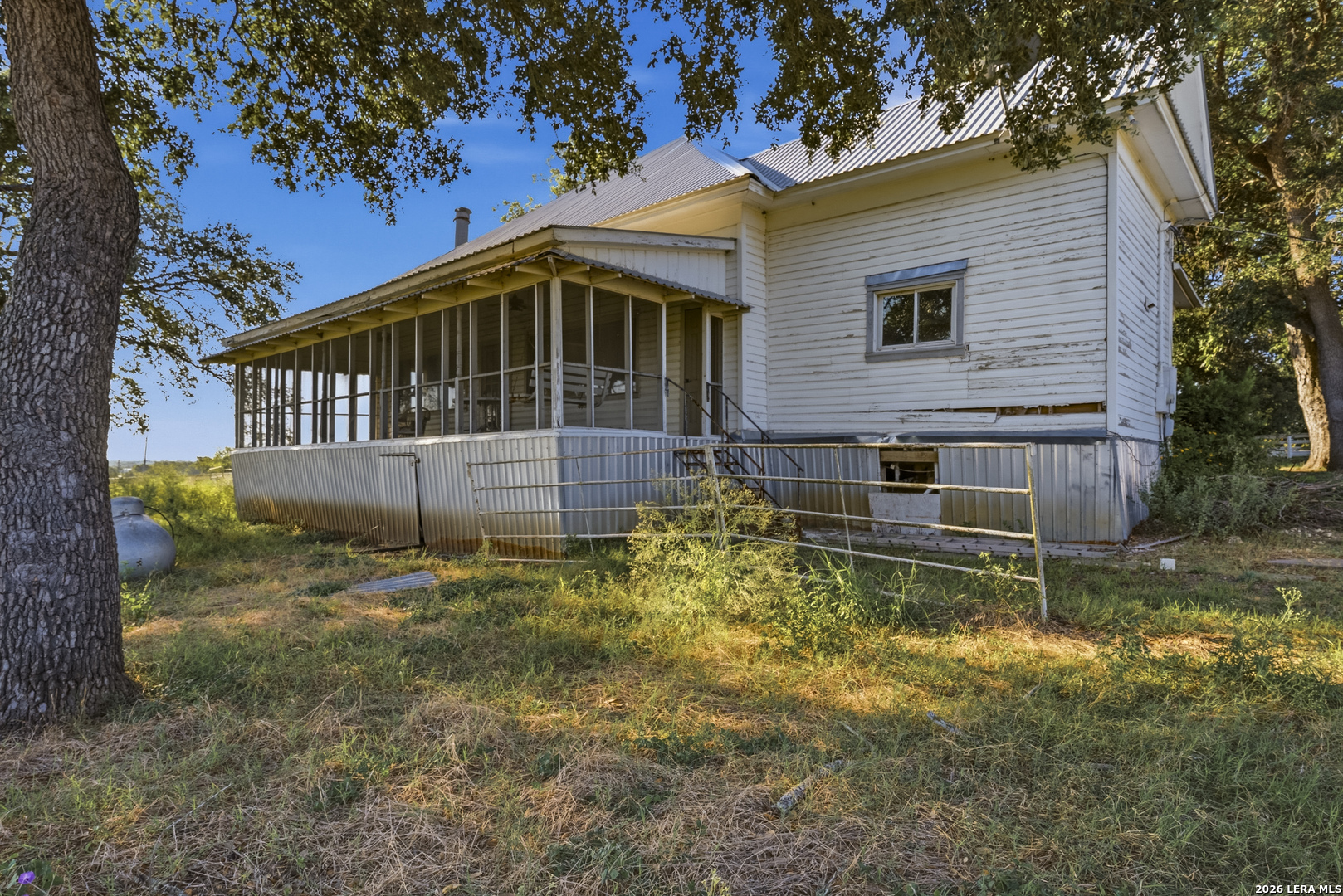 main property photo 16
