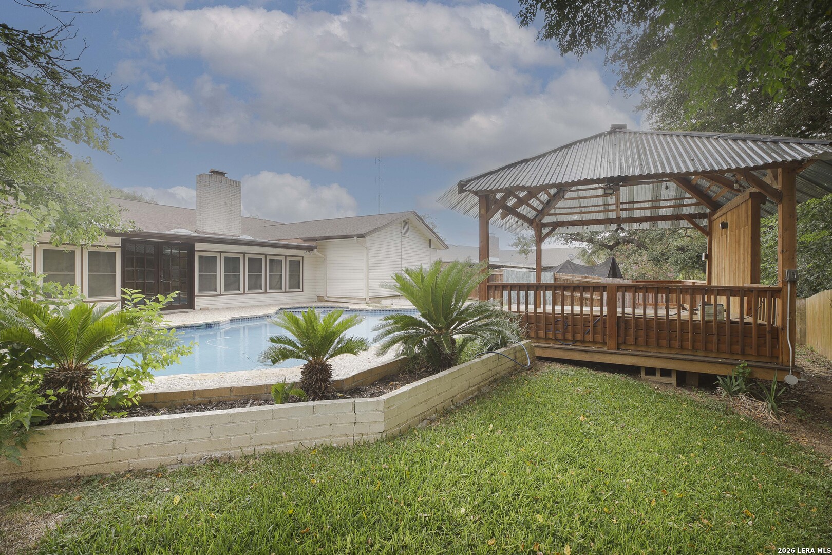 main property photo 50