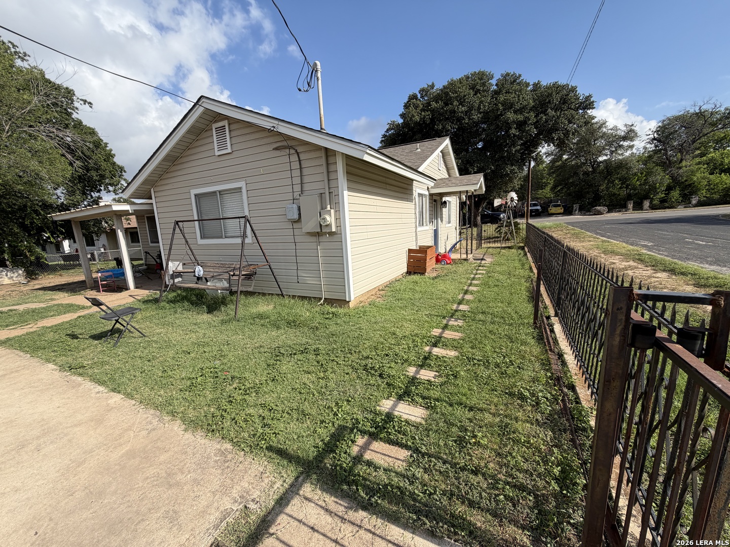 main property photo 18