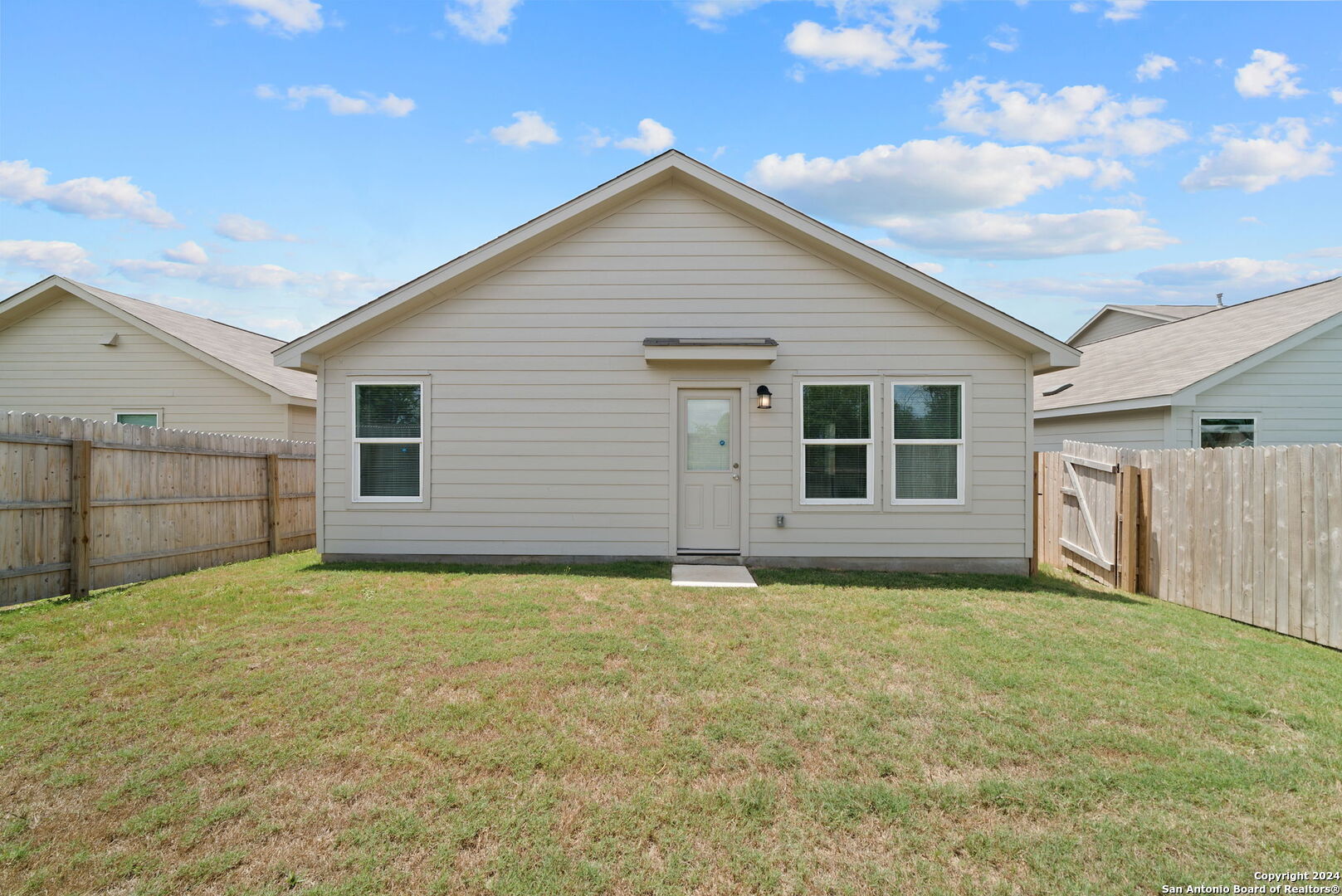 main property photo 30