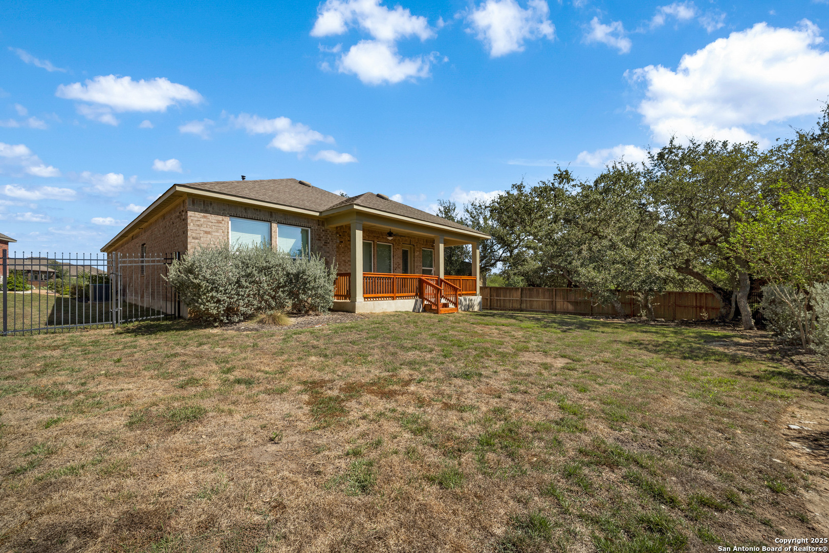 main property photo 30