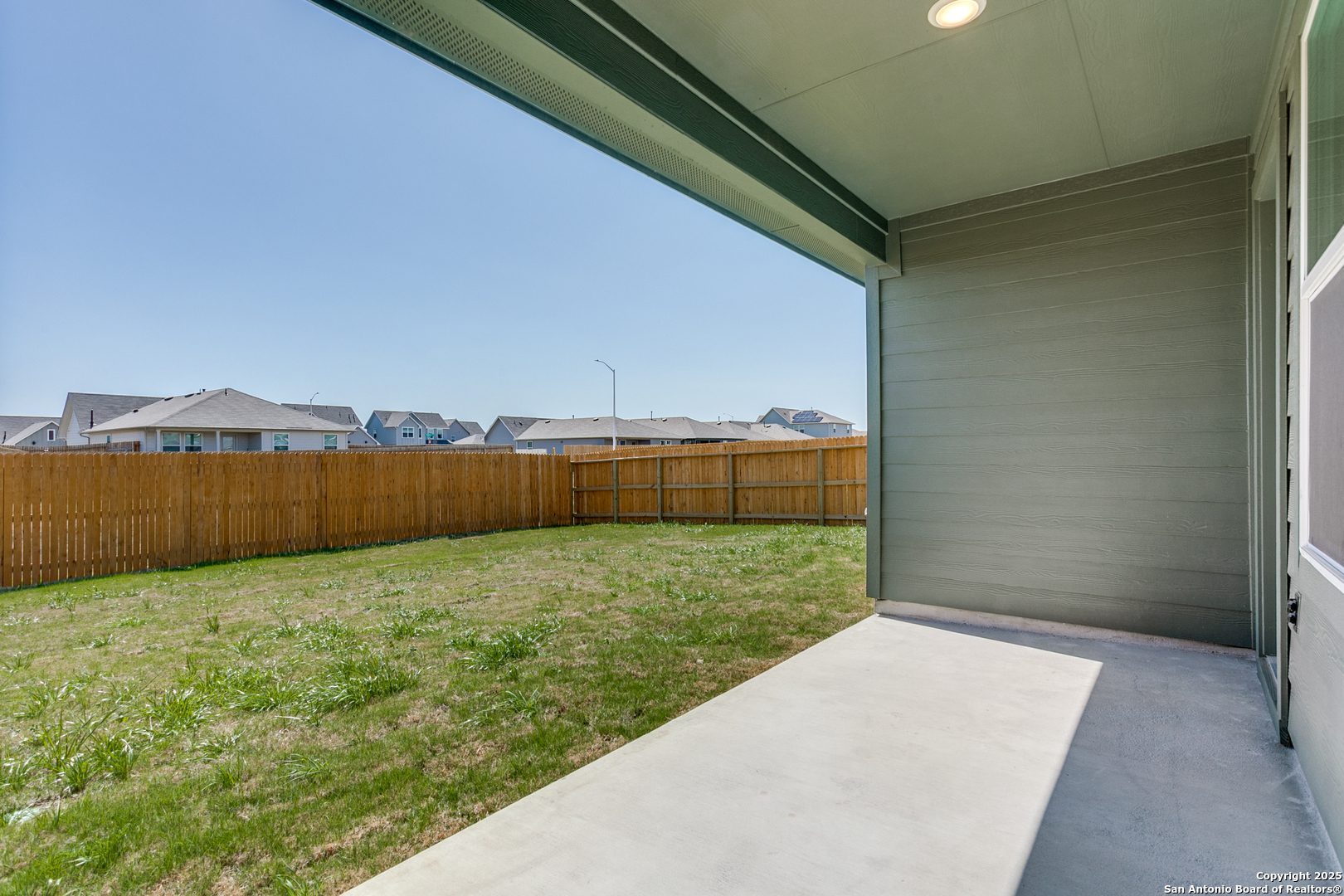 main property photo 15