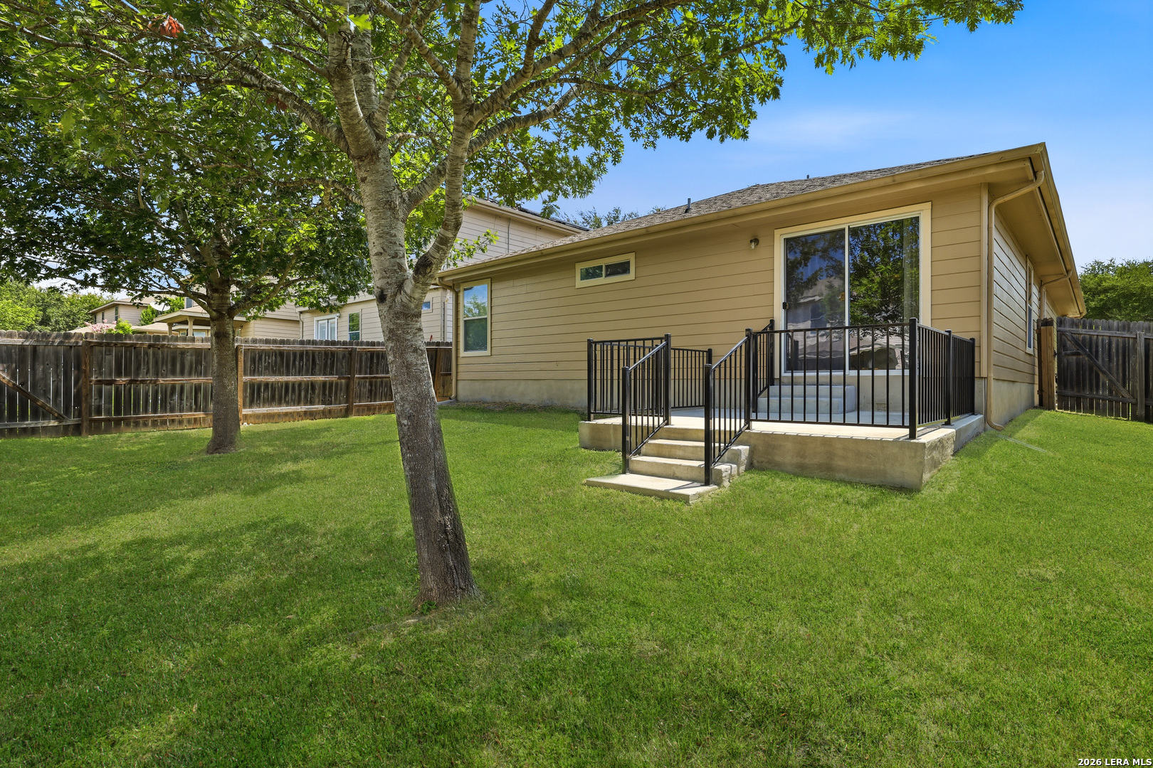 main property photo 27
