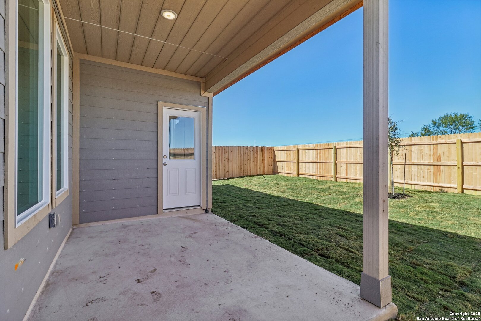 main property photo 42