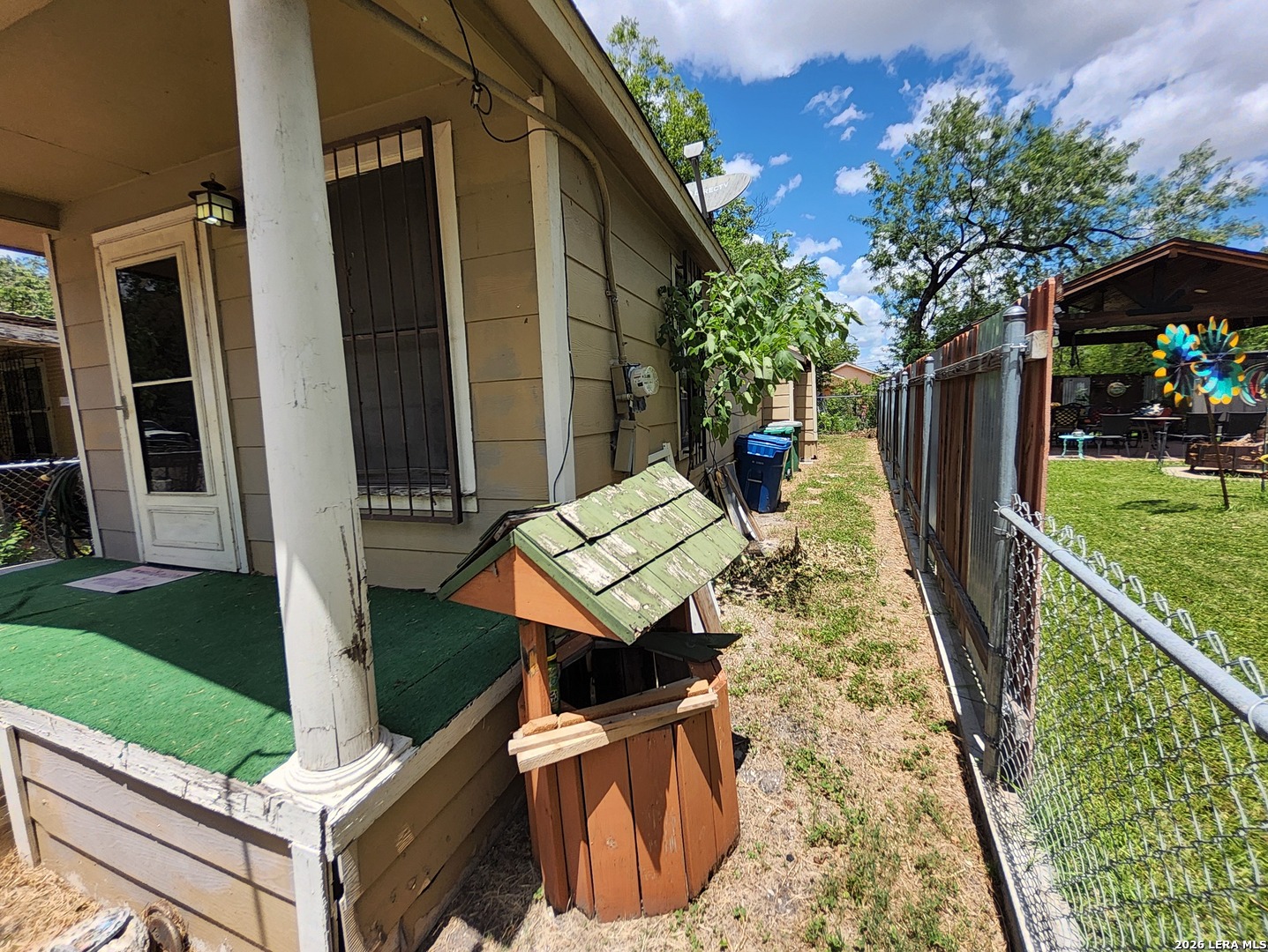 main property photo 12
