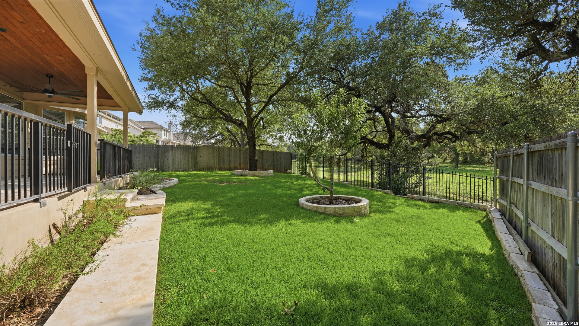 main property photo 11