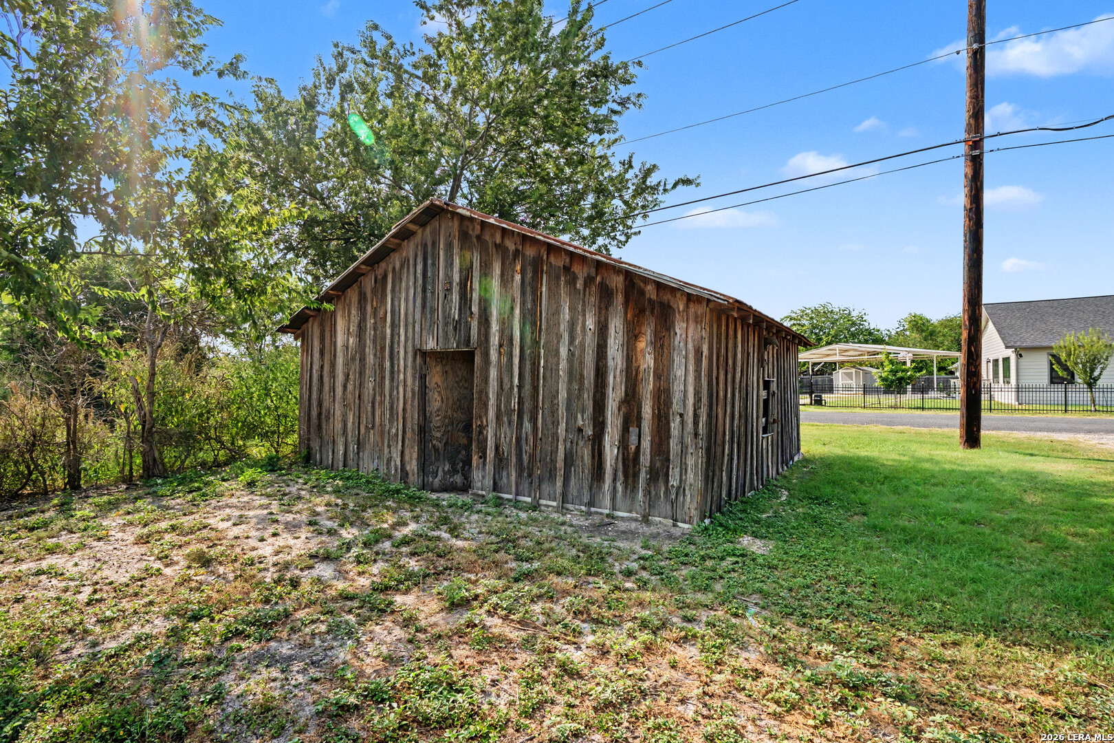main property photo 18