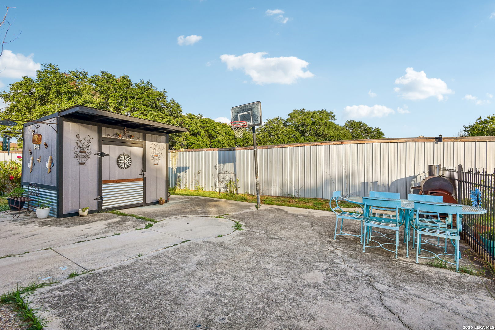 main property photo 25