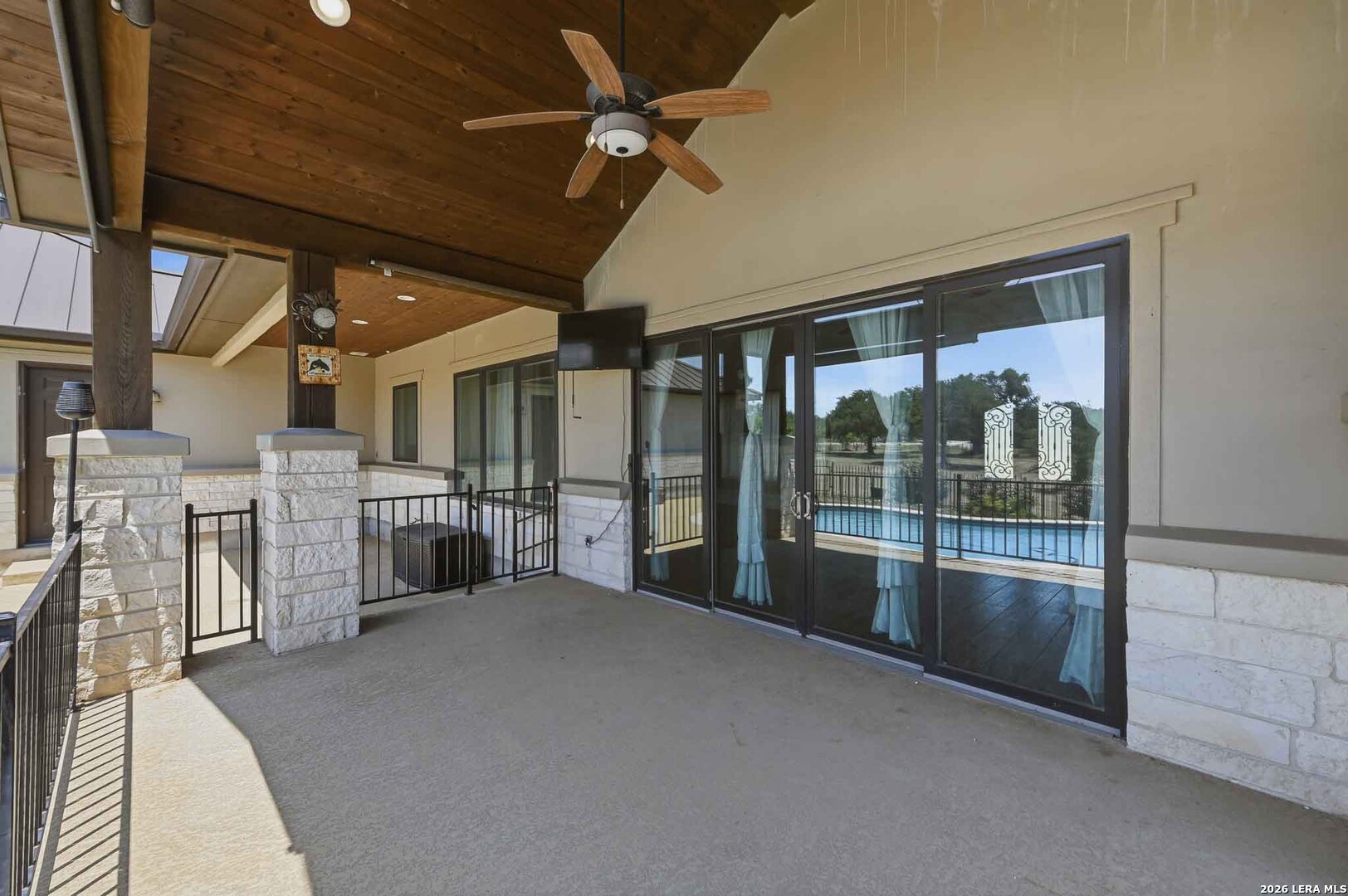 main property photo 44