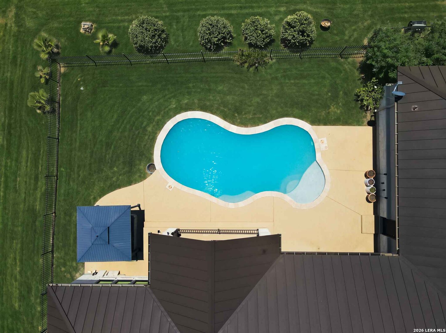 main property photo 51