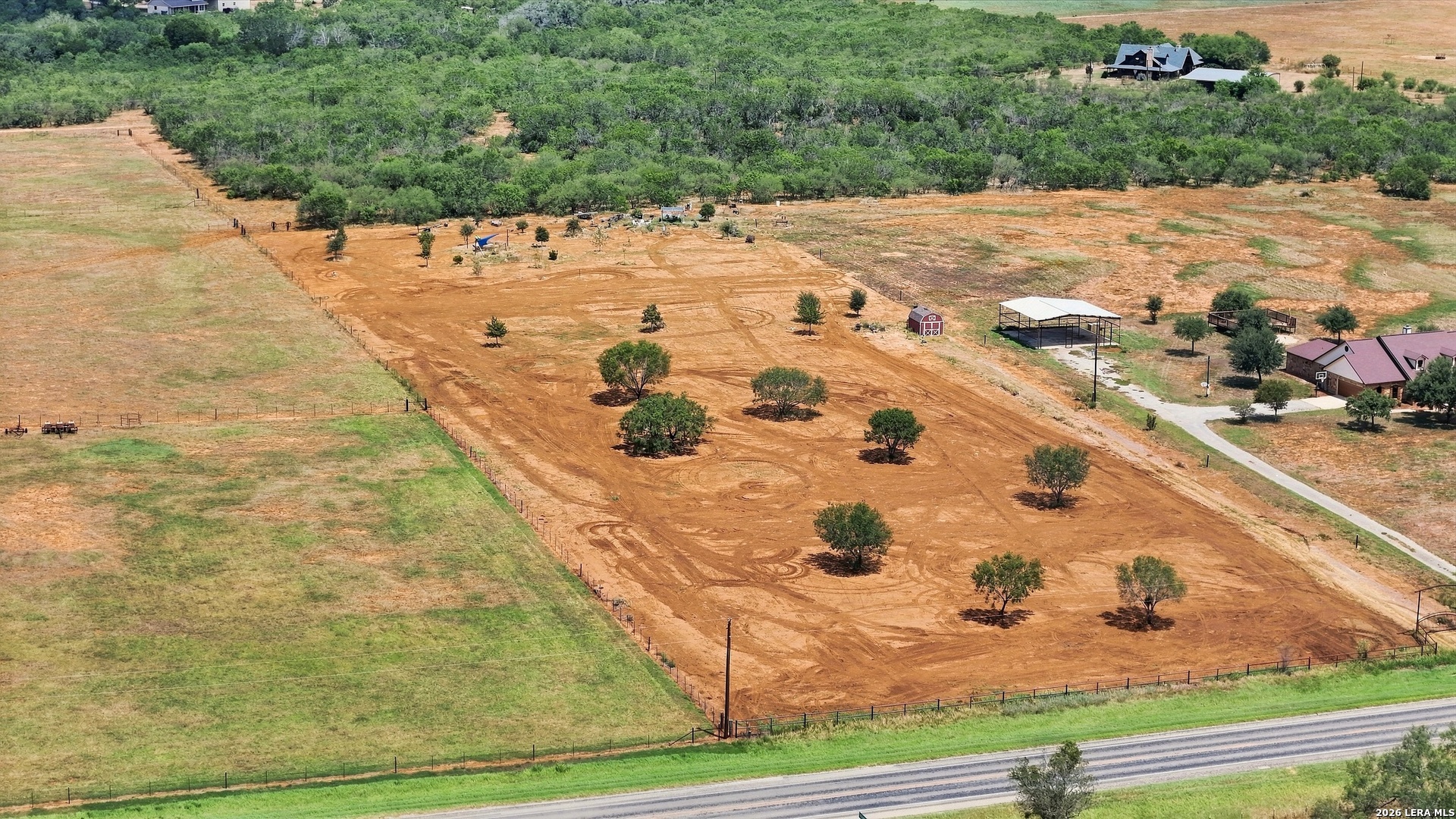 main property photo 11
