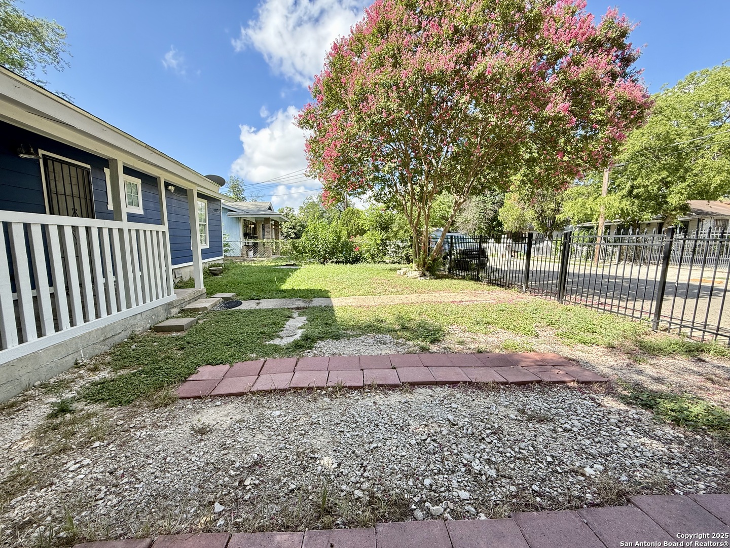 main property photo 3