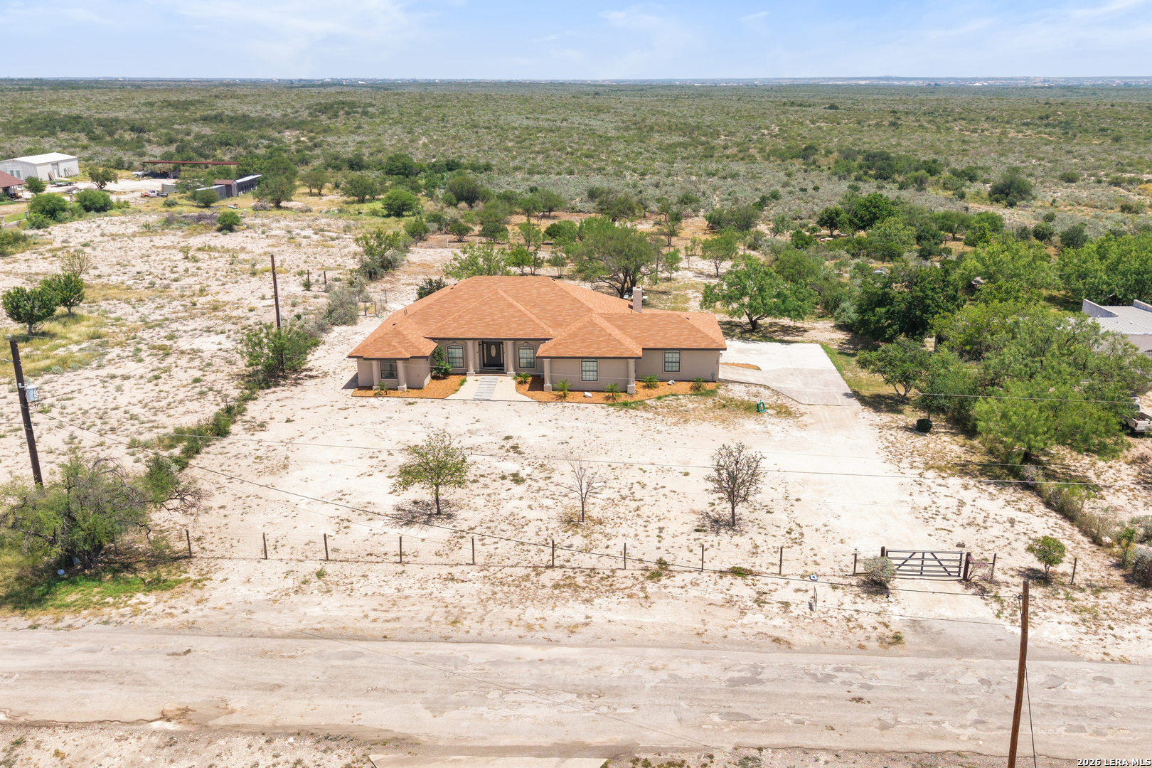 main property photo 30