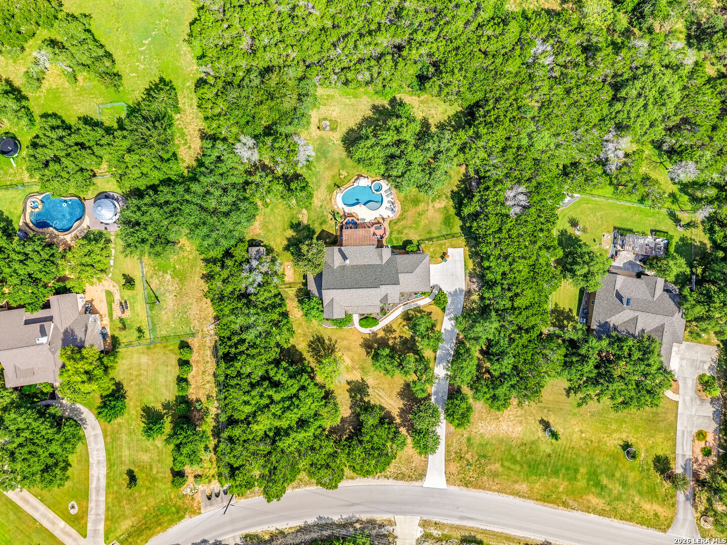 main property photo 50