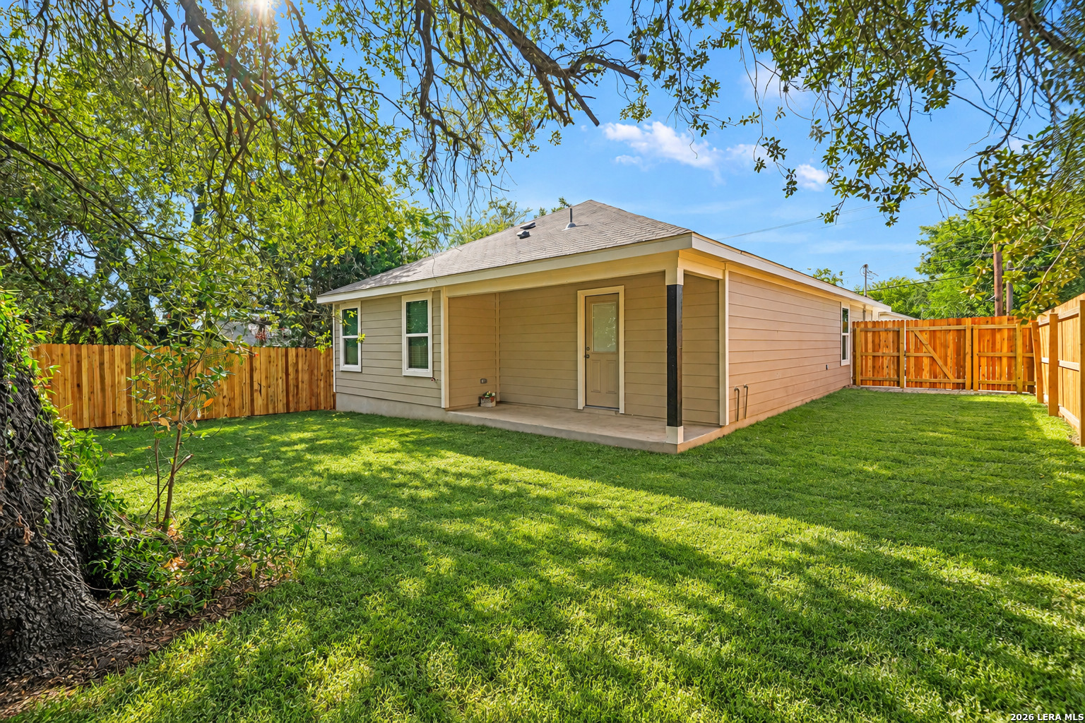 main property photo 27