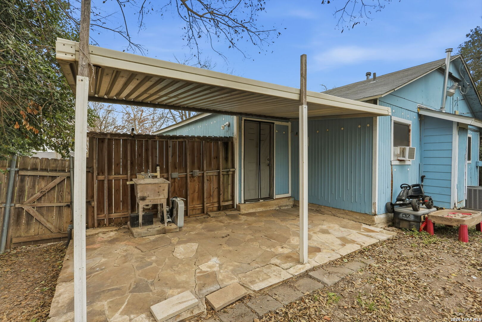 main property photo 23