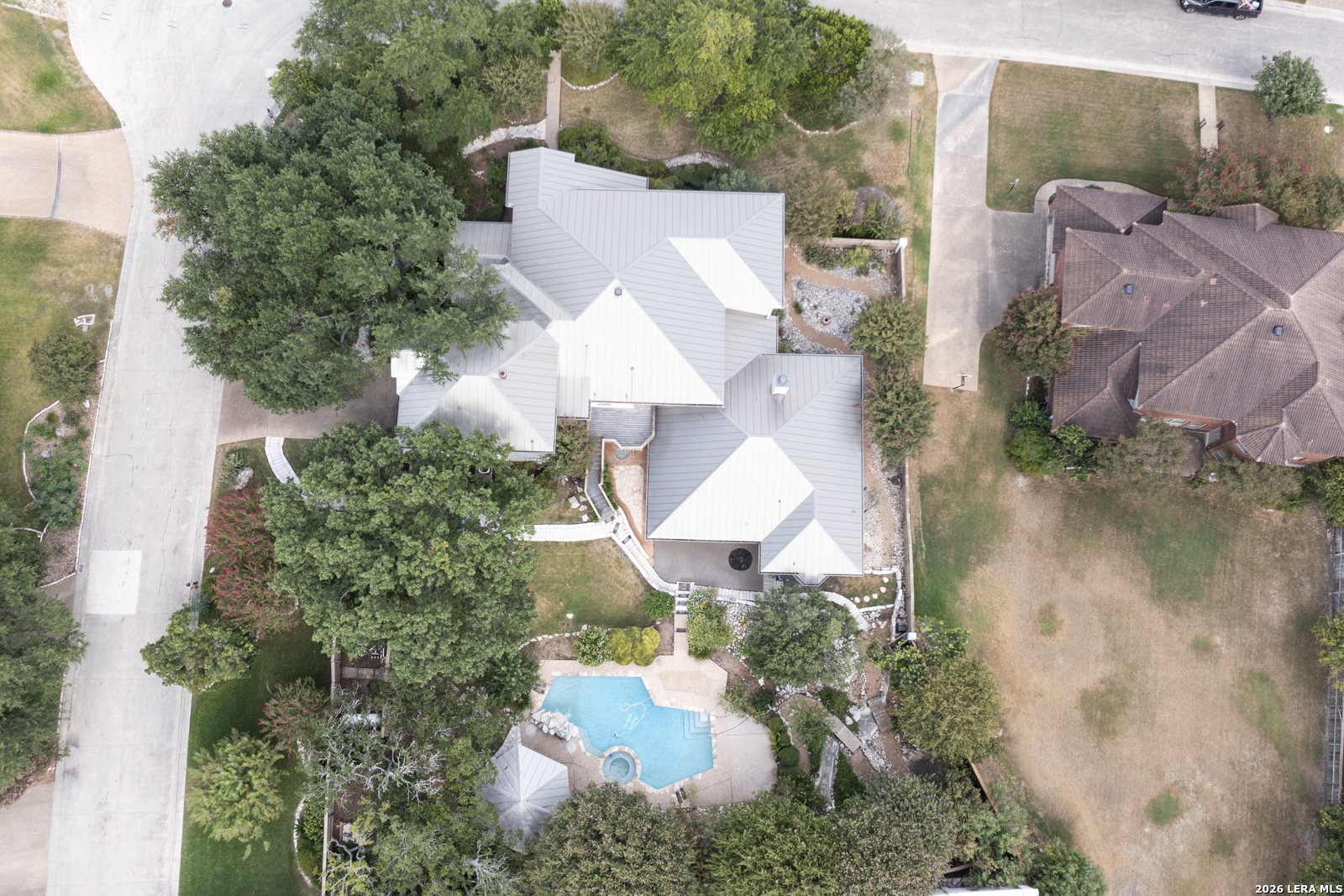 main property photo 70