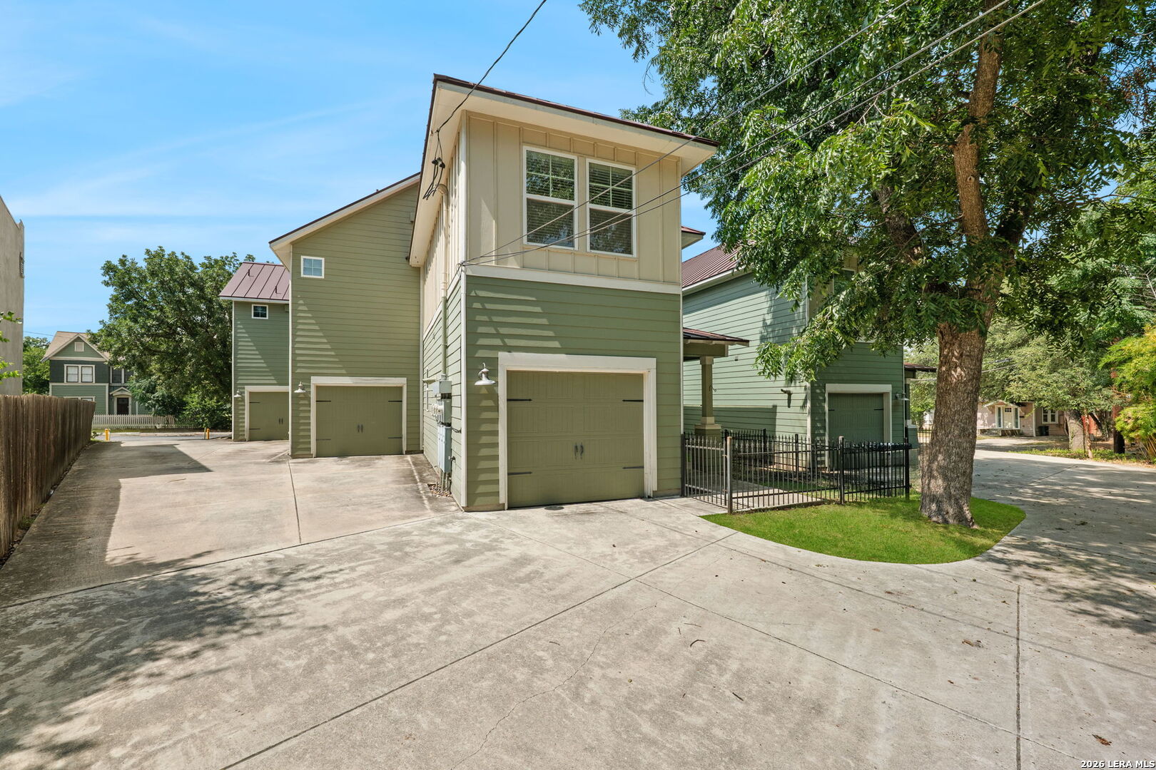 main property photo 22