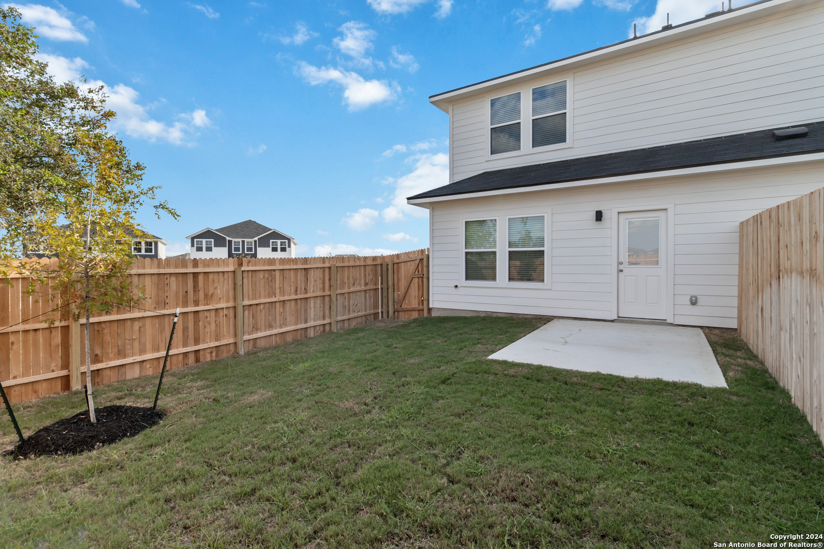 main property photo 32