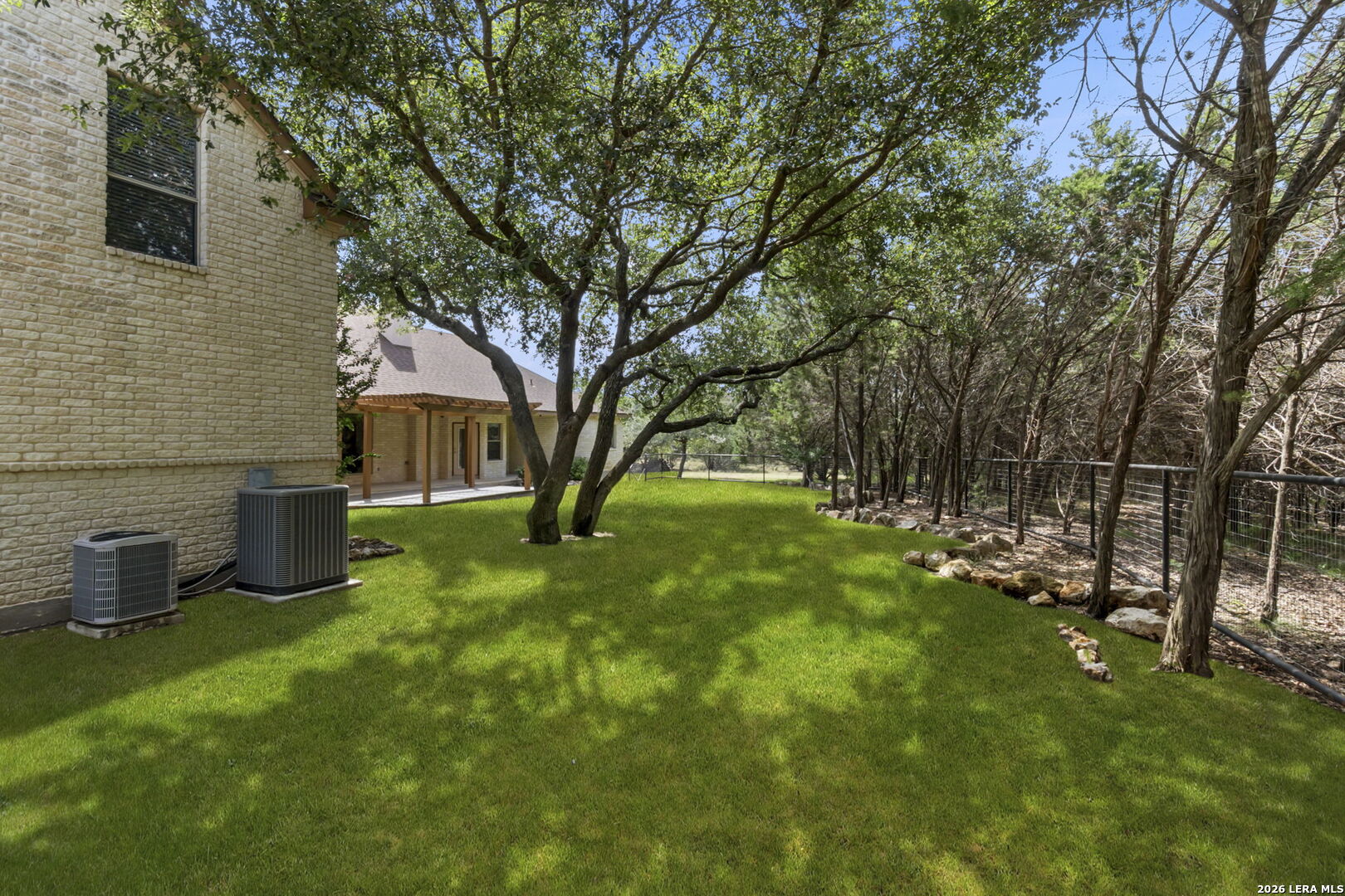 main property photo 40