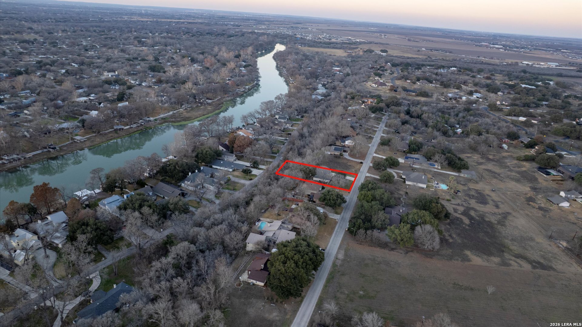 main property photo 30
