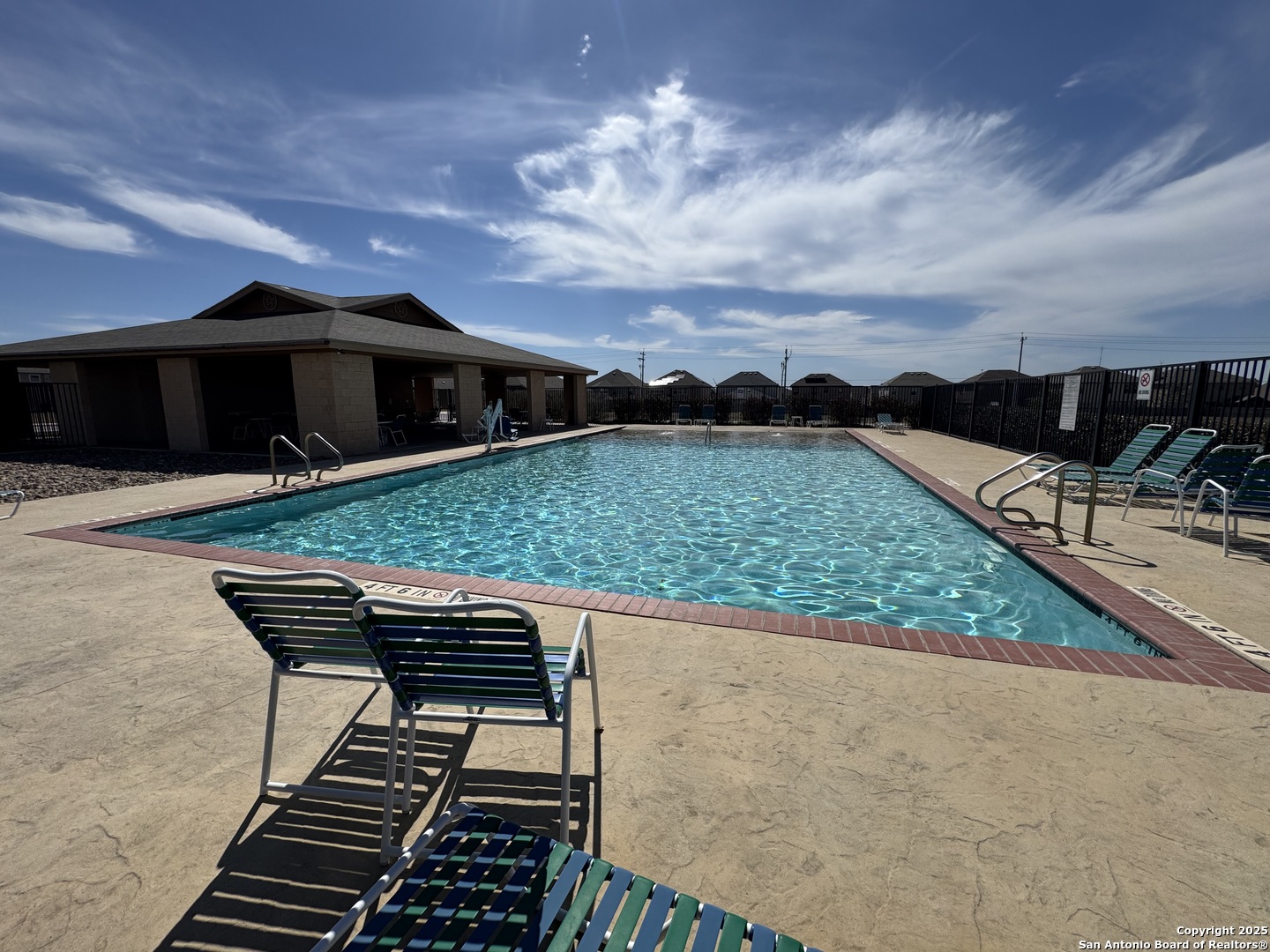 main property photo 25