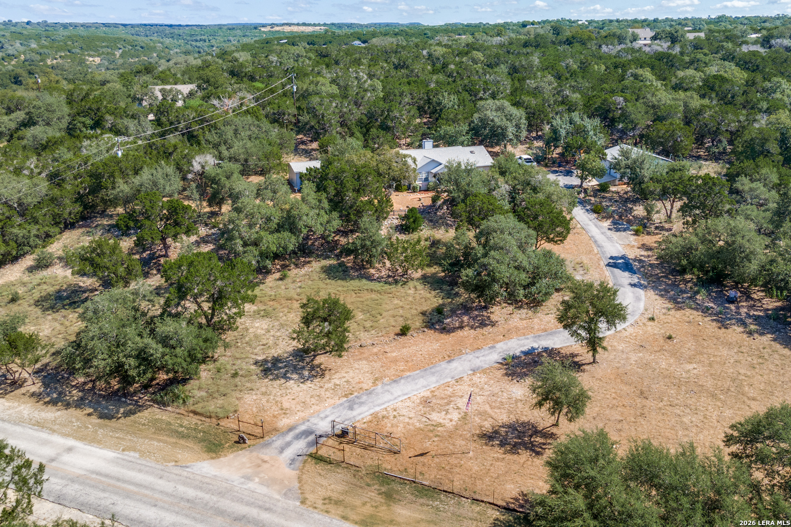 main property photo 28