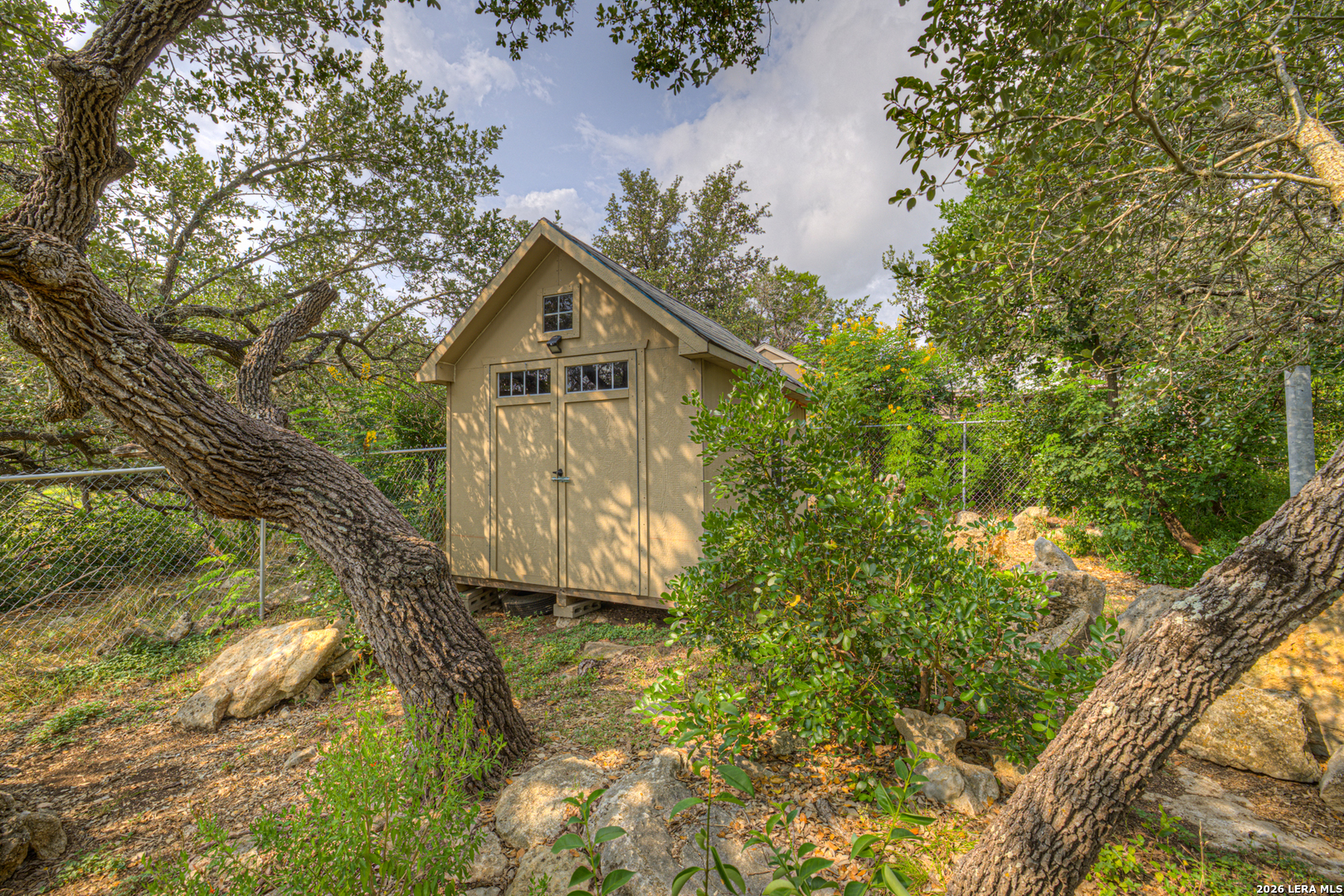 main property photo 23