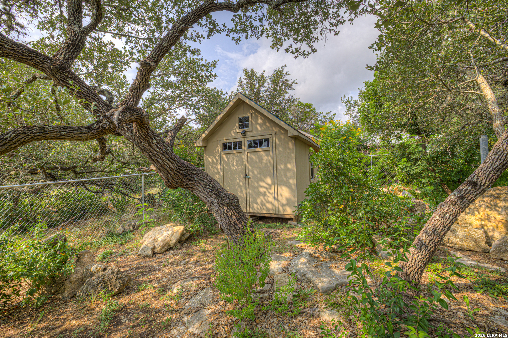 main property photo 25