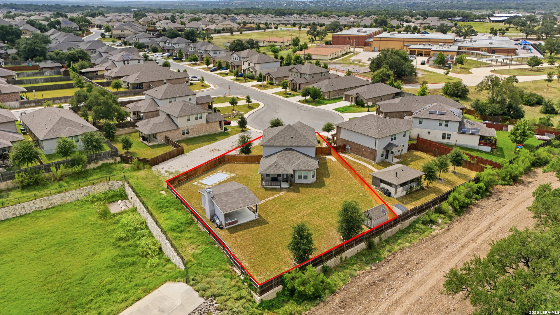 main property photo 32